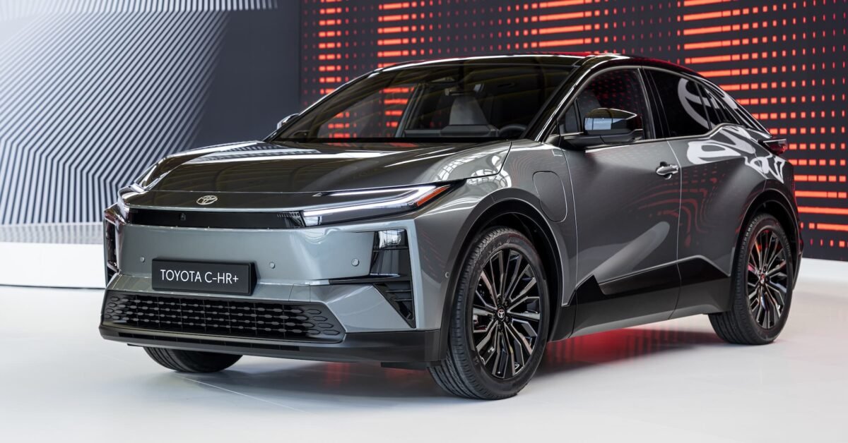 2025_Toyota_C-HR_AWD_002-1200x628-cropped.jpg